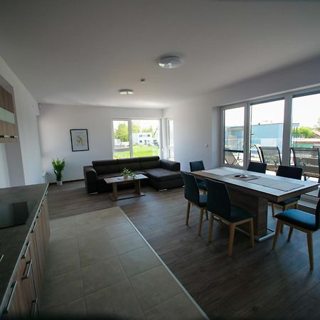 شقة Zea Apartmanhaz بالاتونفينيفيس المظهر الخارجي الصورة
