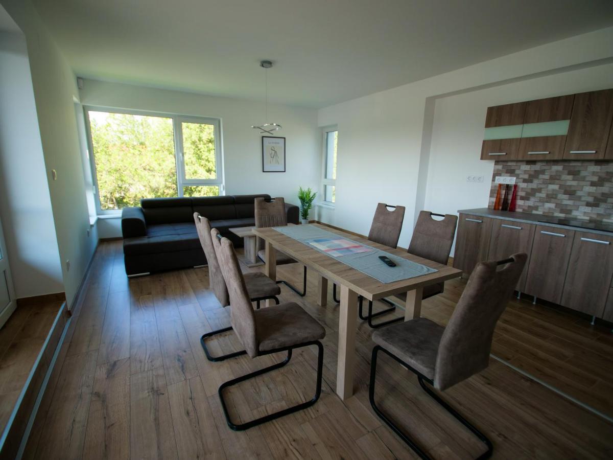 شقة Zea Apartmanhaz بالاتونفينيفيس المظهر الخارجي الصورة