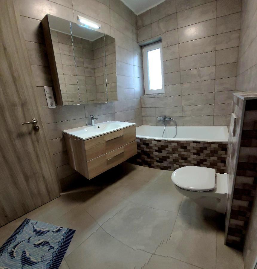شقة Zea Apartmanhaz بالاتونفينيفيس المظهر الخارجي الصورة