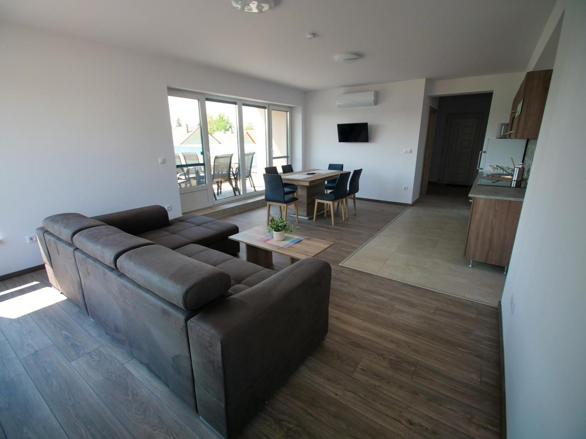 شقة Zea Apartmanhaz بالاتونفينيفيس المظهر الخارجي الصورة