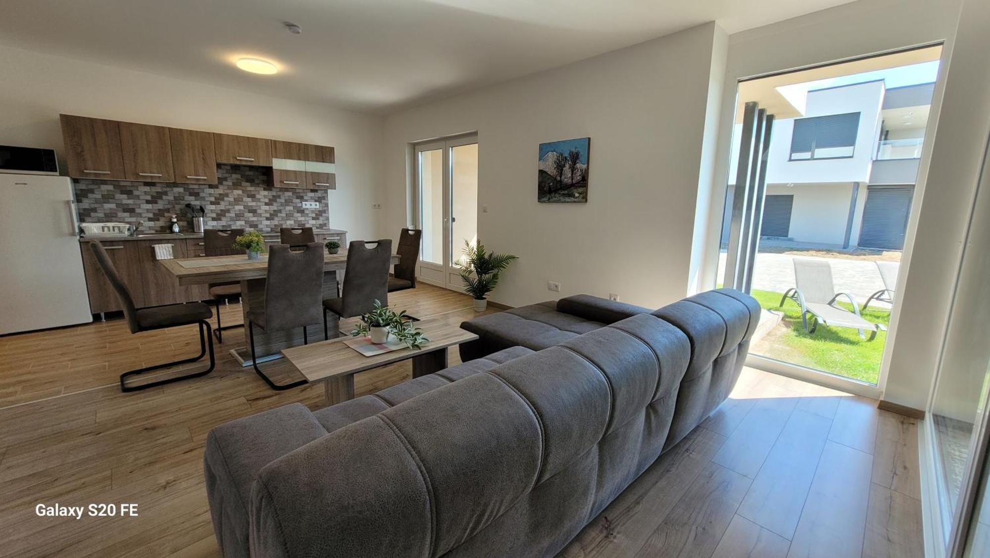 شقة Zea Apartmanhaz بالاتونفينيفيس المظهر الخارجي الصورة